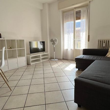 Duomo A 20 Minuti Netflix Wifi Da Juls Home Rozzano Kültér fotó